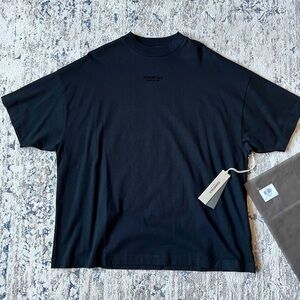 ✅ Fear of God Essentials FW23 Tee Jet Black